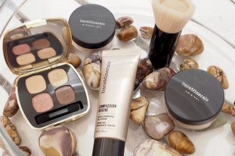 bareMinerals, Make Up, Foundation, Creme, gel, Hydratante, Skincare, Brush, Primer, Base, Teint, Original, Mineral, Powder, Blush, Eyeshadow, Lidshatten, gold, the-b-z, the beautiful unnecessary, Fashionblogger, Beautyblogger, Straffung, Akne